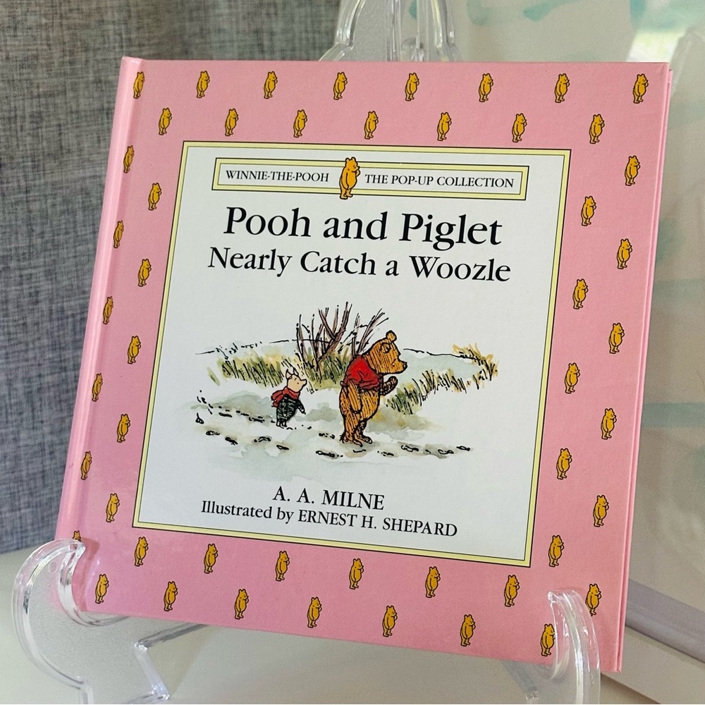 Pooh and Piglet Nearly Catch A Woozle Winnie-the-Pooh The Pop-Up Collection Book